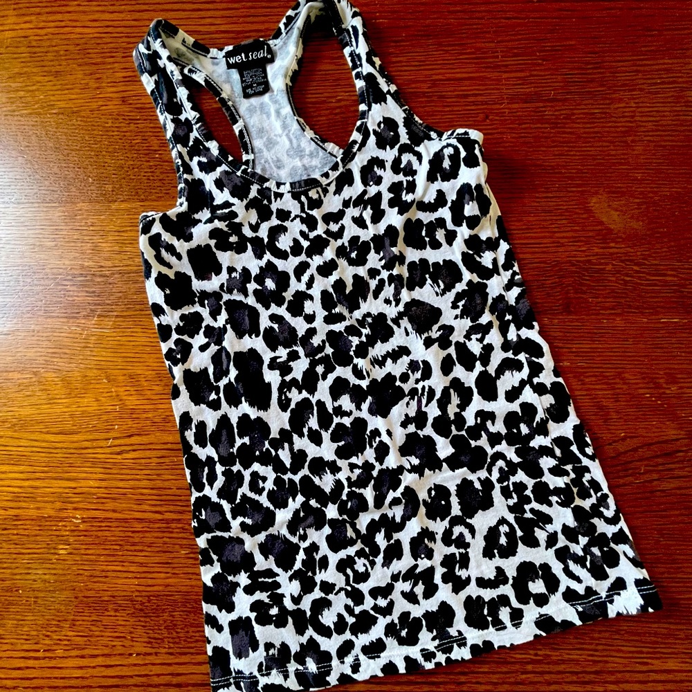 Leopard Tank